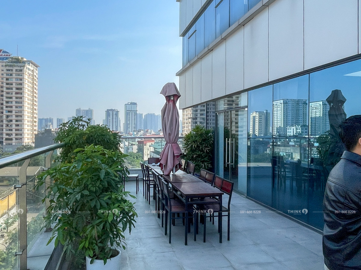 Ban công toà nhà Minori Office Trương Định