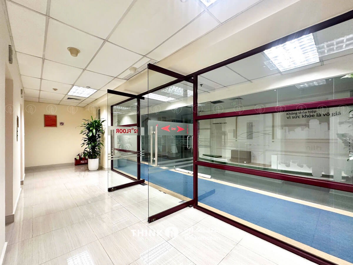 Hành lang văn phòng toà nhà Harec Building Láng Hạ