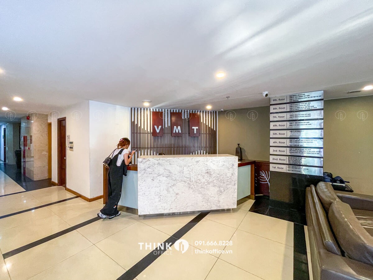Khu vực lễ tân tiếp khách tại toà nhà VMT Building Duy Tân