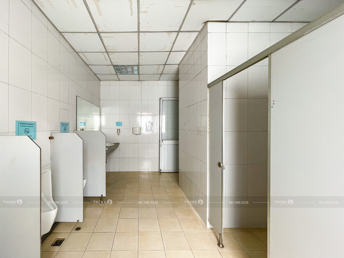 Khu vực nhà vệ sinh toà nhà HH2 Bắc Hà