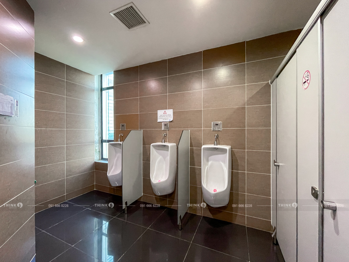 Khu vực nhà vệ sinh toà nhà Handico Tower
