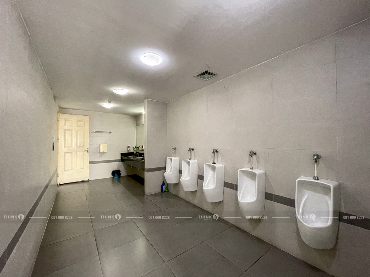 Khu vực nhà vệ sinh toà nhà Sudico Tower
