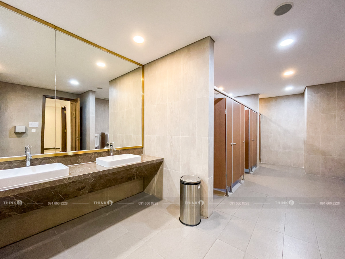 Khu vực nhà vệ sinh toà nhà Sun Grand City