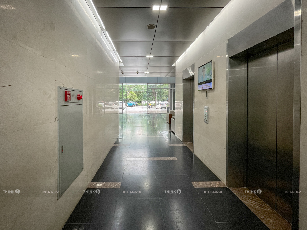 Khu vực sảnh thang máy toà nhà AC Building Duy Tân
