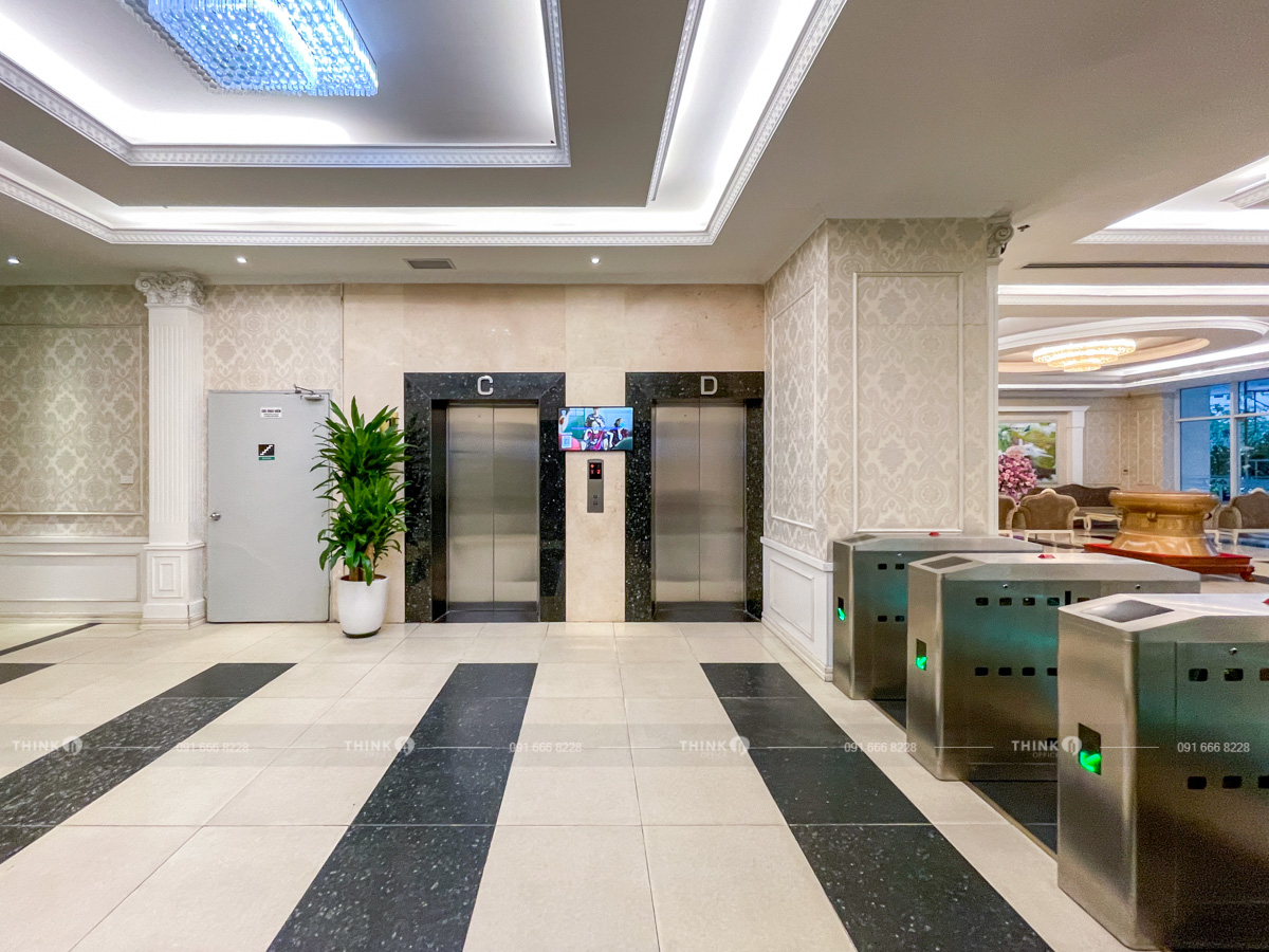Khu vực sảnh thang máy toà nhà FLC Landmark Tower