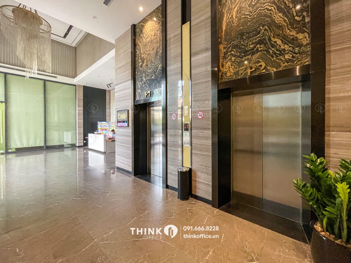 Khu vực sảnh thang máy văn phòng chuyên nghiệp tại toà nhà Golden Park Tower