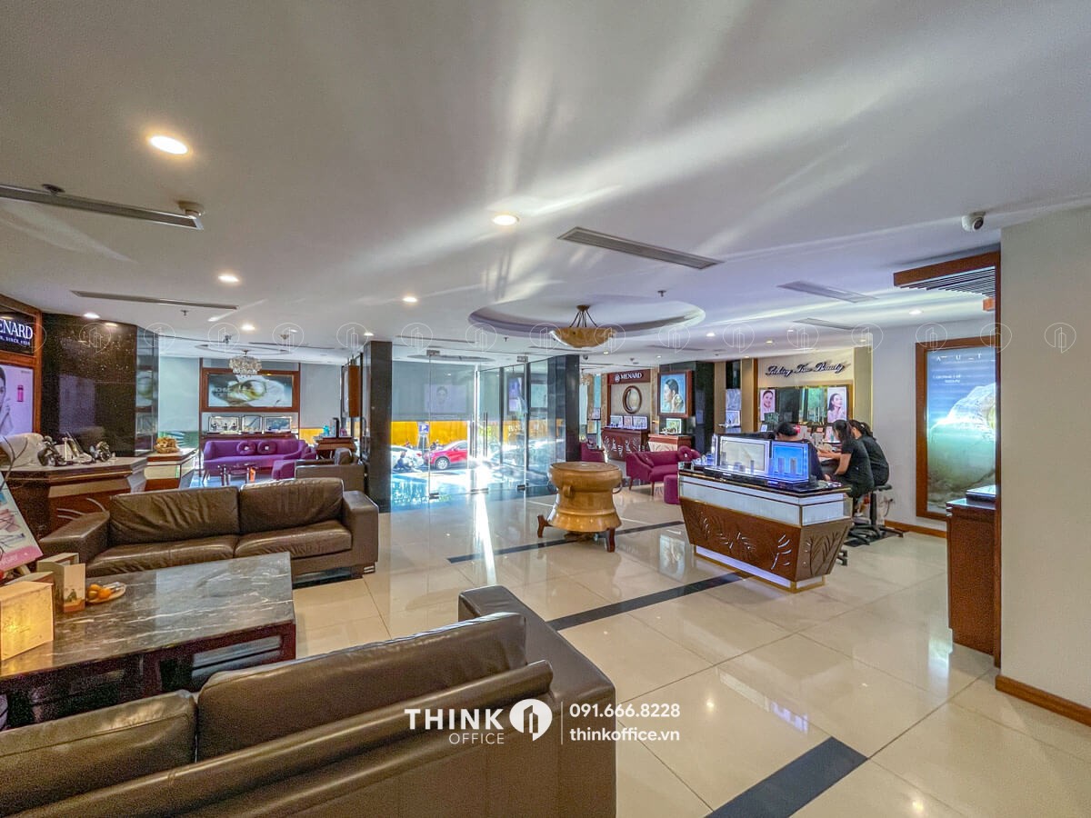 Khu vực đón tiếp khách tại sảnh văn phòng toà nhà VMT Building Duy Tân