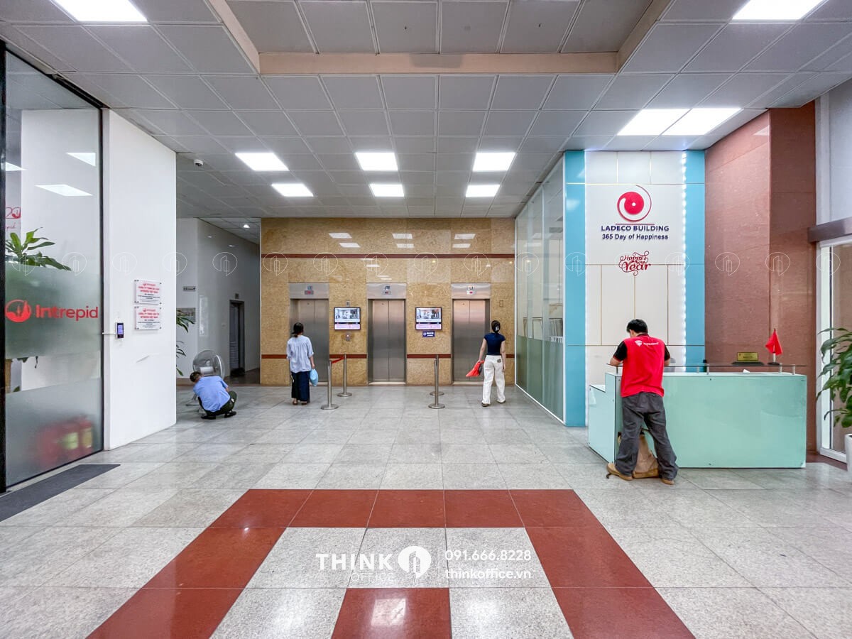 Khu vực sảnh văn phòng toà nhà Ladeco Building