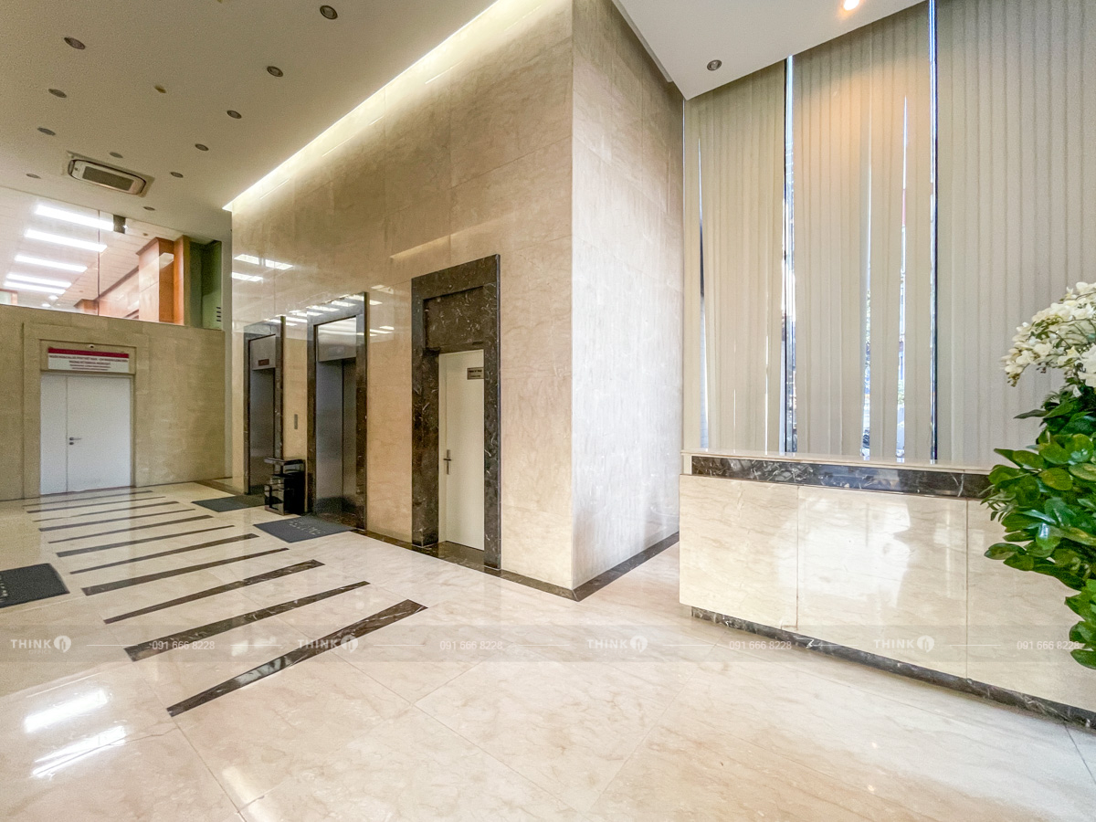 Khu vực sảnh văn phòng toà nhà Plaschem Tower