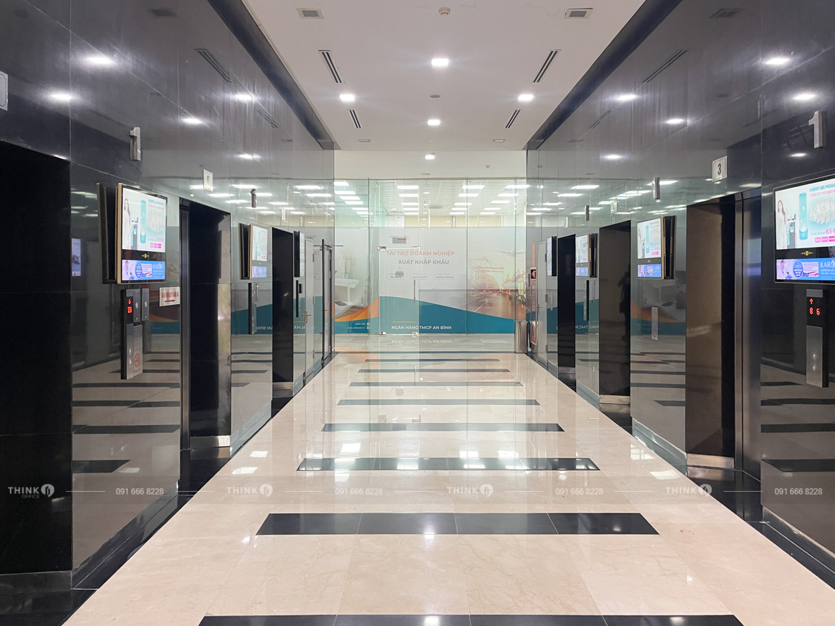 Khu vực thang máy Geleximco Building Hoàng Cầu