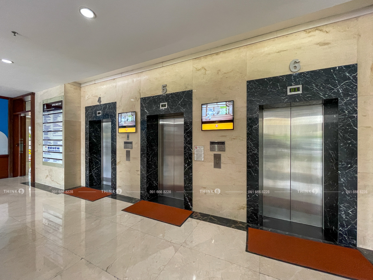 Khu vực thang máy văn phòng Star Tower Dương Đình Nghệ