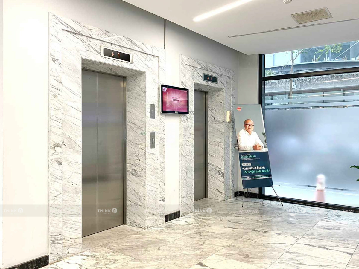 Khu vực thang máy văn phòng toà nhà VNCC Building