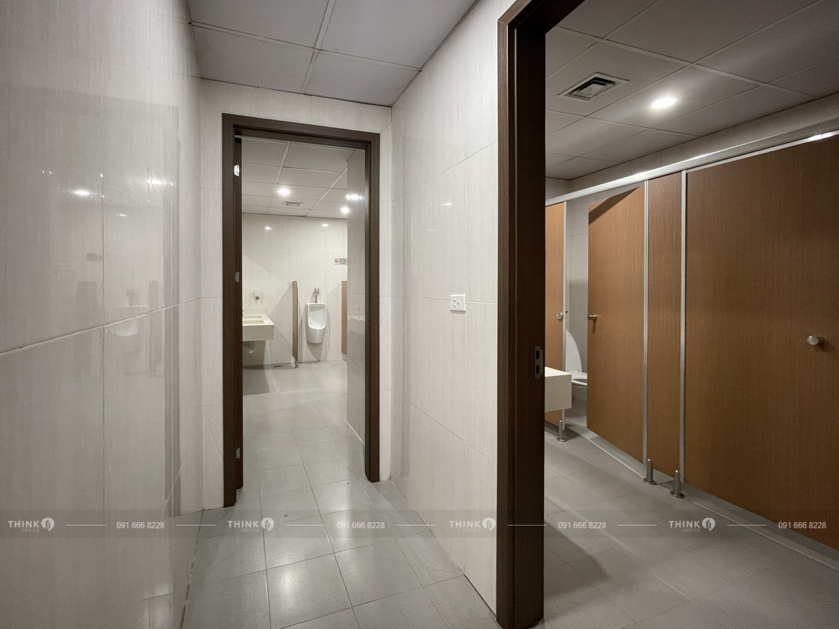 Khu vực vệ sinh AC Building Duy Tân