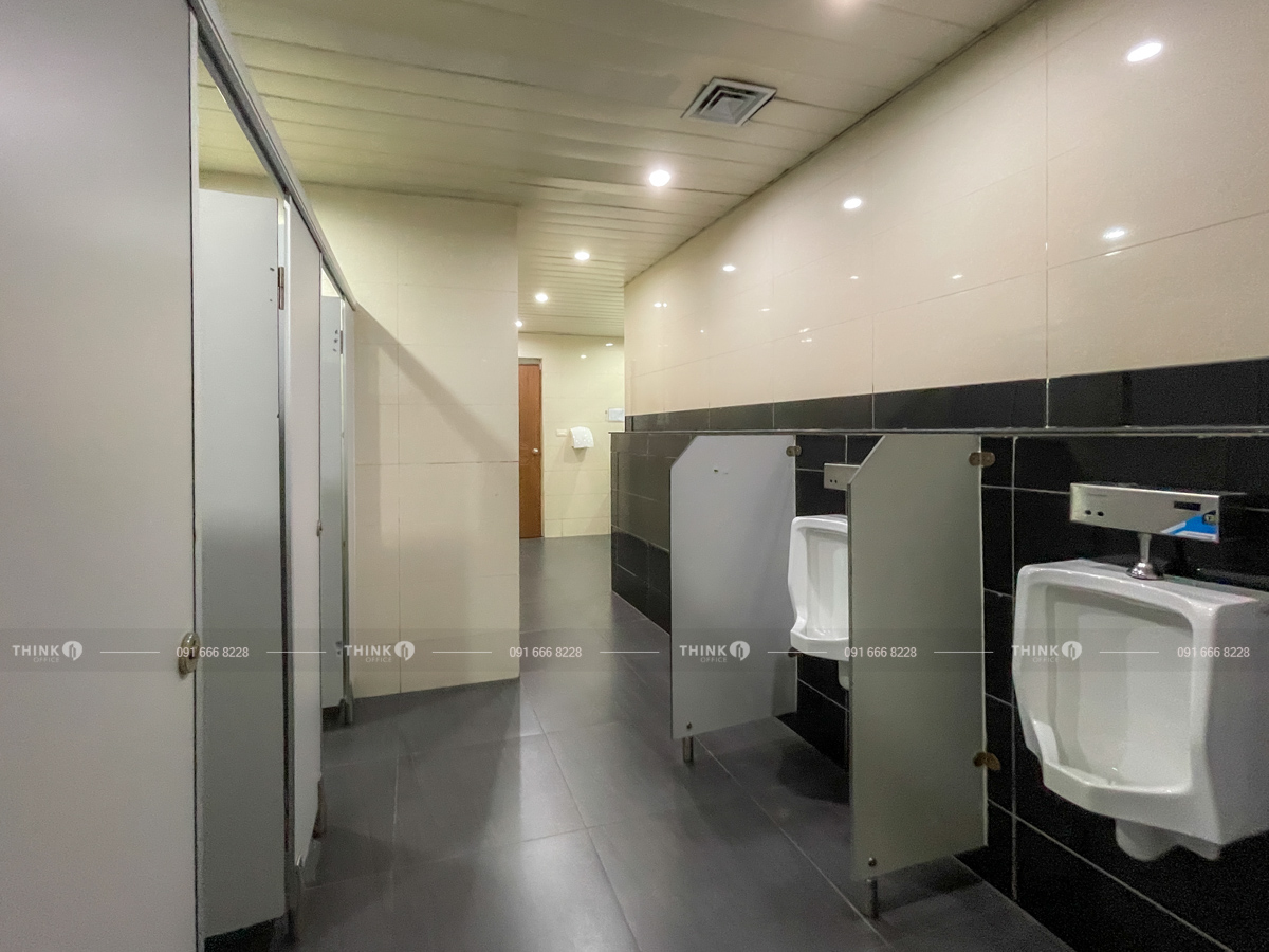 Khu vực vệ sinh Star Tower Dương Đình Nghệ