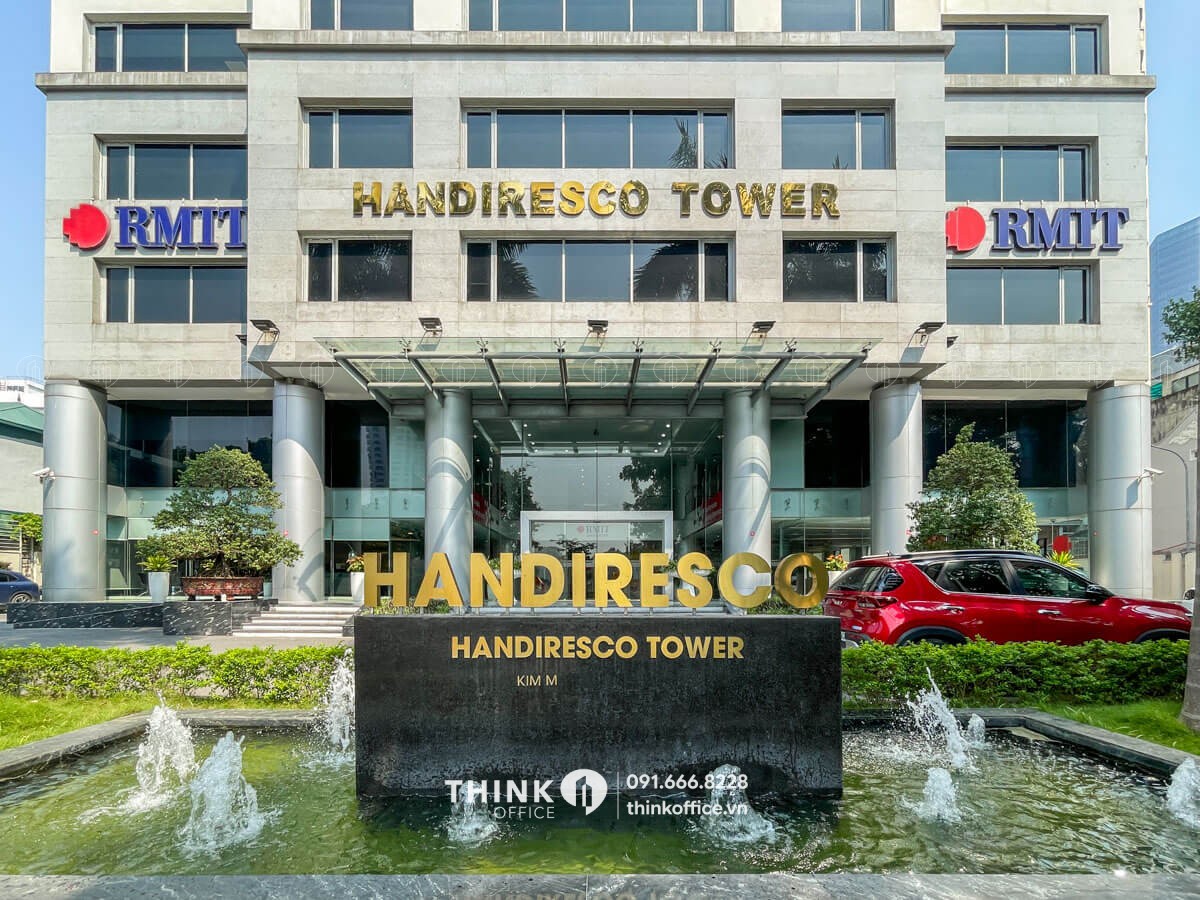 Khuôn viên sảnh B ngoài toà nhà Handiresco Tower