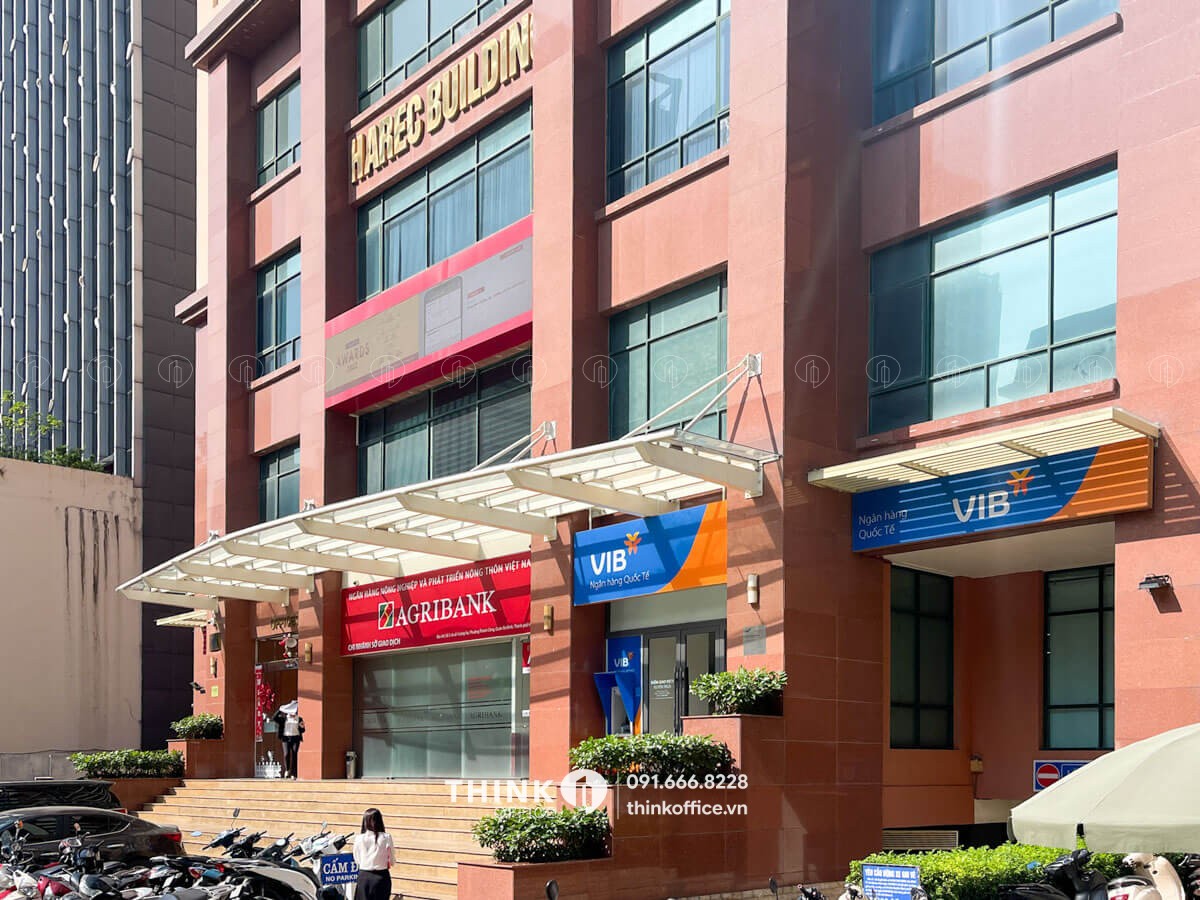 Khuôn viên ngoài toà nhà Harec Building