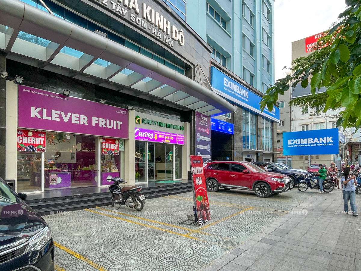 Khuôn viên ngoài toà nhà Kinh Đô Building Tây Sơn