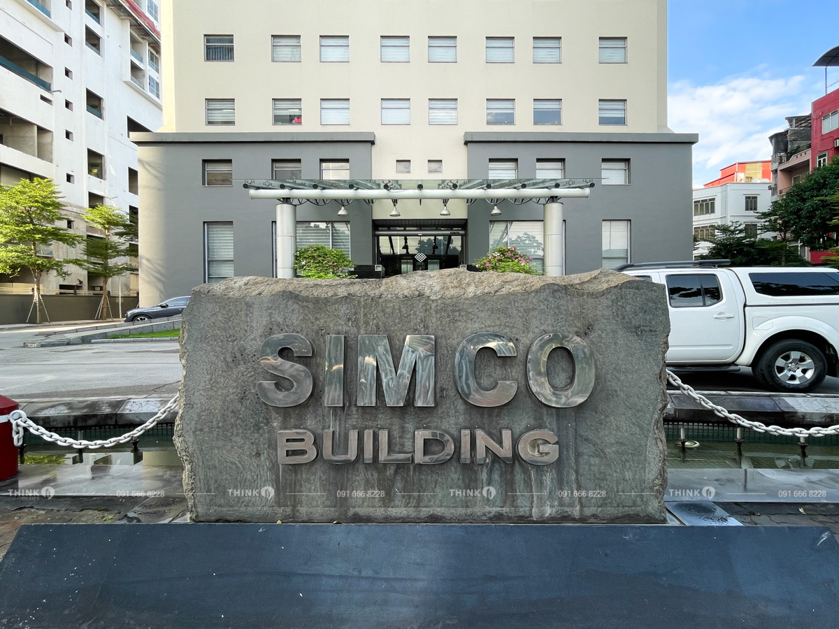 Khuôn viên ngoài toà nhà Simco Building Phạm Hùng
