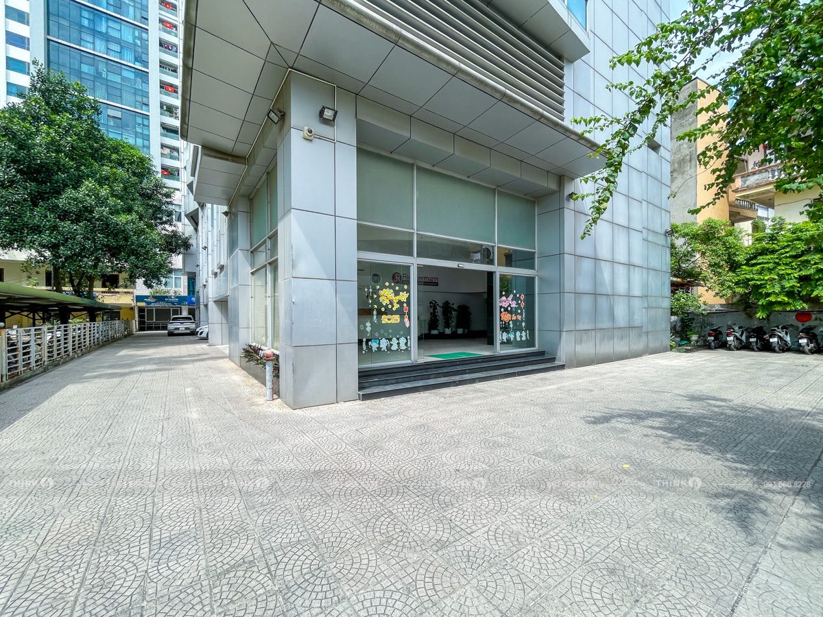 Khuôn viên ngoài toà nhà VG Building