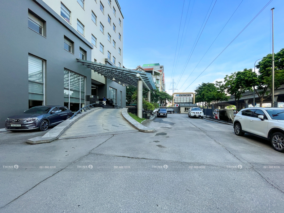Khuôn viên toà nhà Simco Building