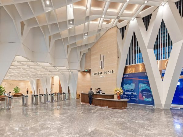 Lễ tân toà nhà Capital Place Liễu Giai