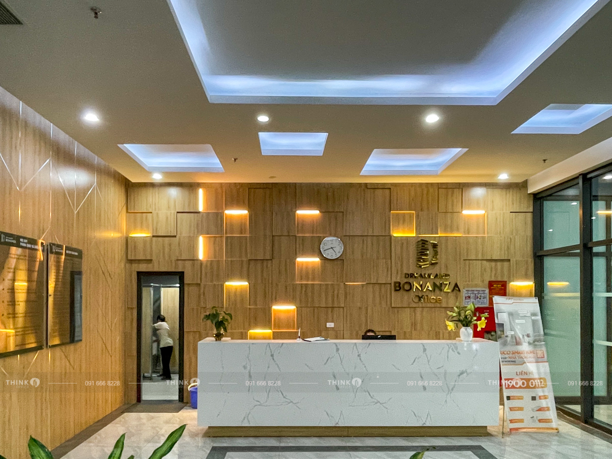 Lễ tân toà nhà Dreamland Bonaza Duy Tân