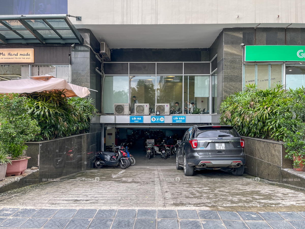 Lối vào hầm toà nhà Kim Ánh Building Duy Tân