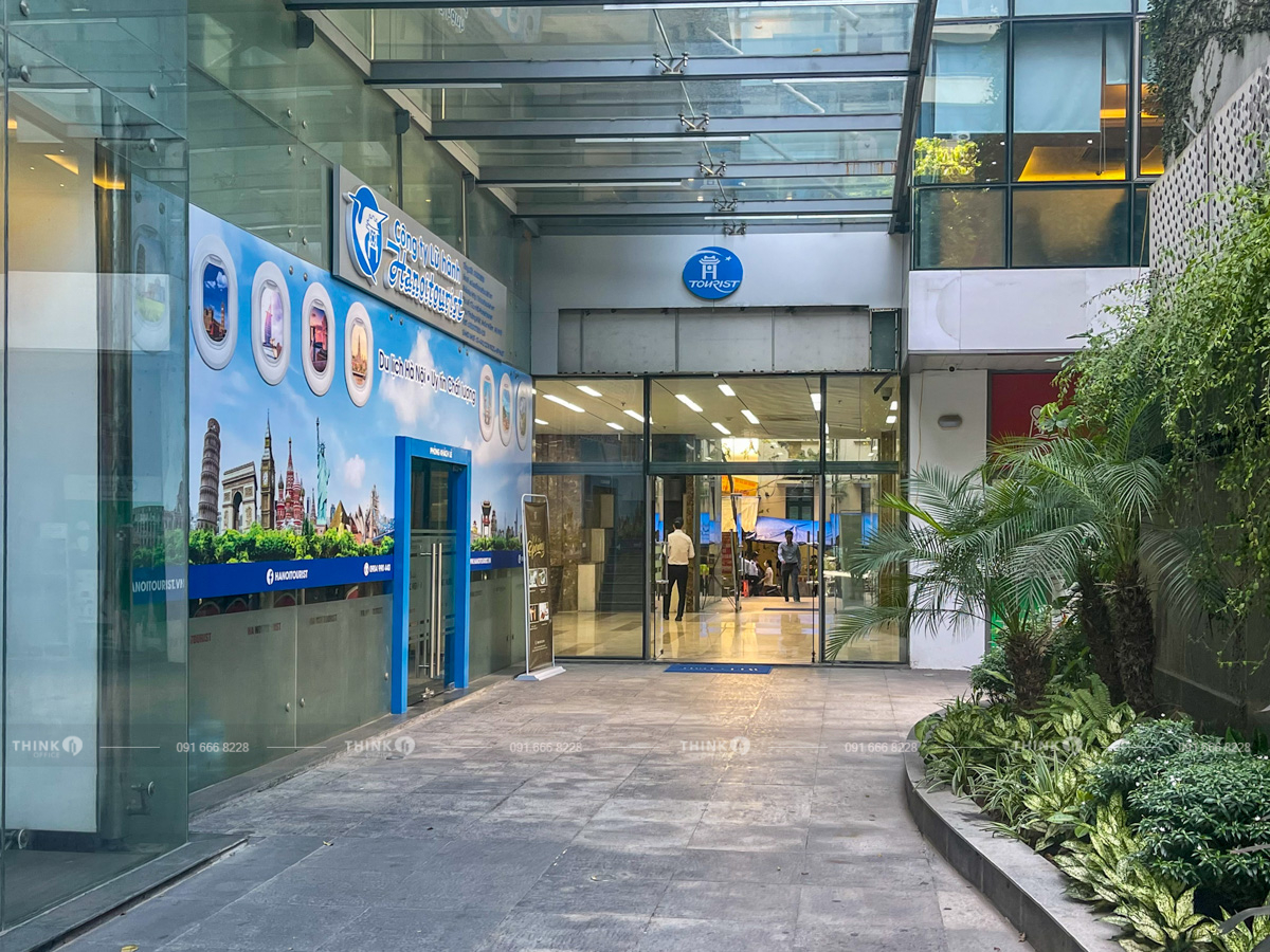 Lối vào sảnh toà nhà Hanoi Tourist Building Lý Thường Kiệt