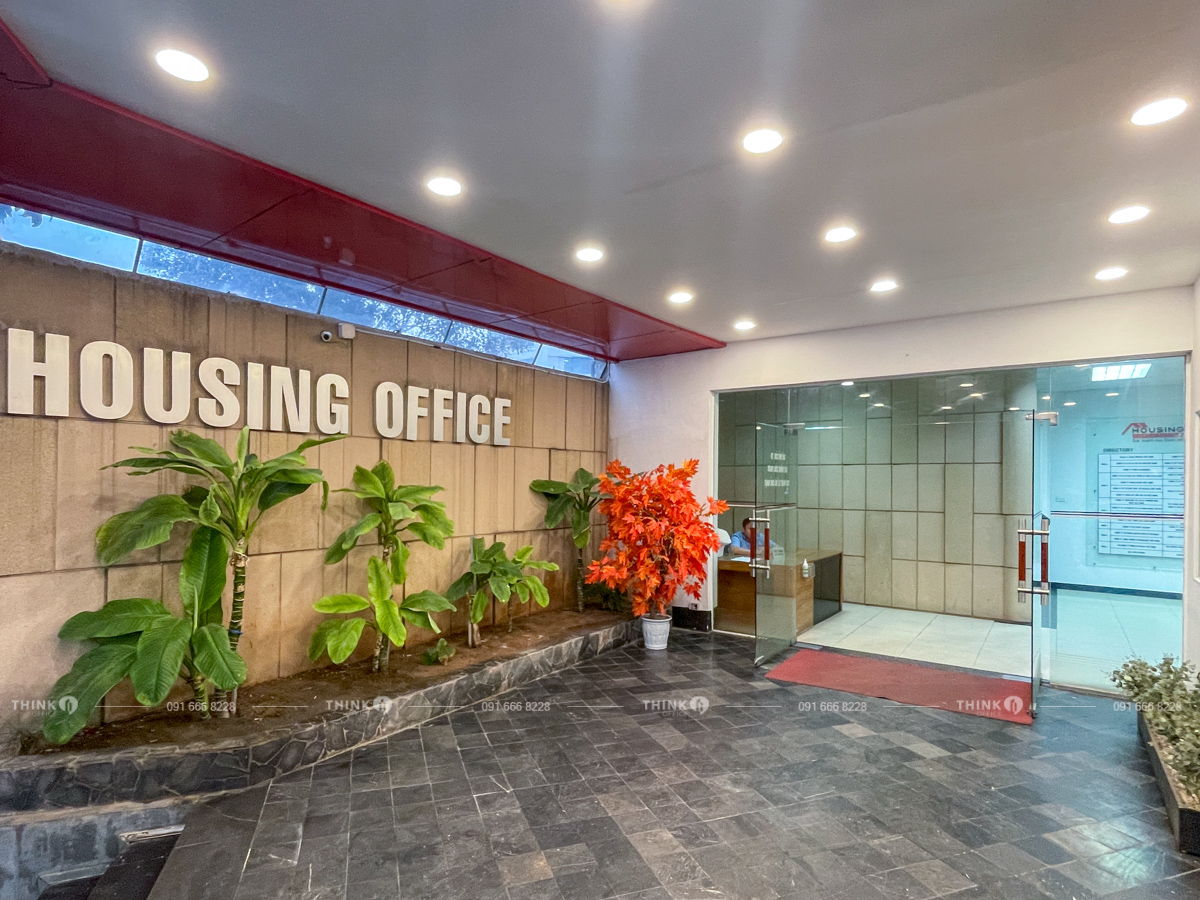 Lối vào sảnh toà nhà Housing Office Trung Kính