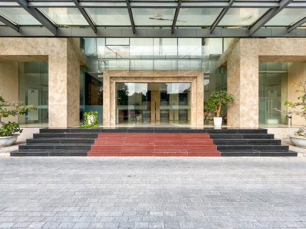 Lối vào sảnh văn phòng toà nhà Mercury Building