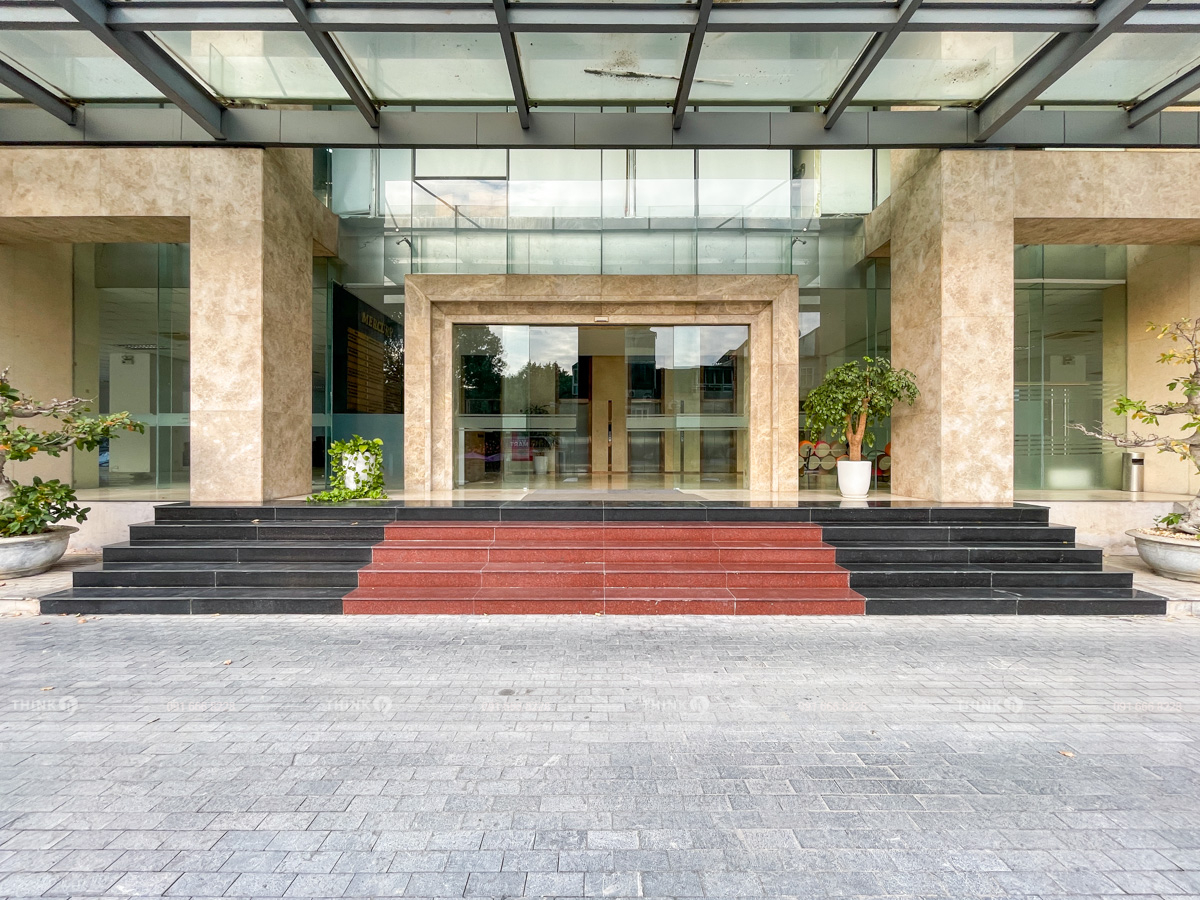 Lối vào sảnh văn phòng toà nhà Mercury Building