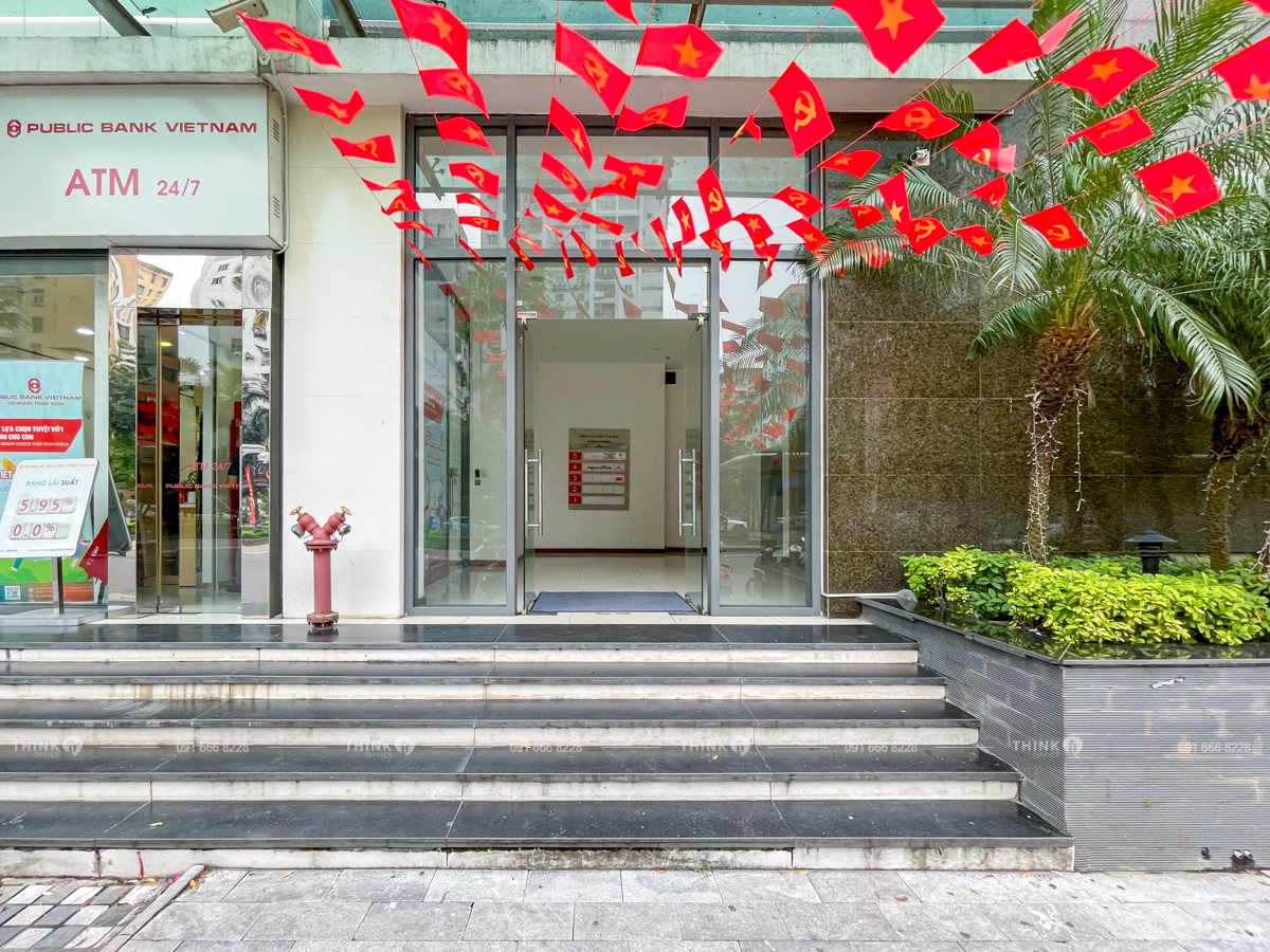 Lối vào sảnh văn phòng toà nhà Times Tower Lê Văn Lương