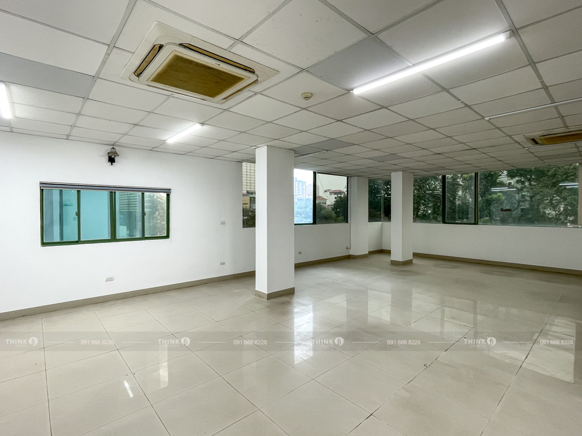 Mặt bằng trống 141 Hoàng Quốc Việt