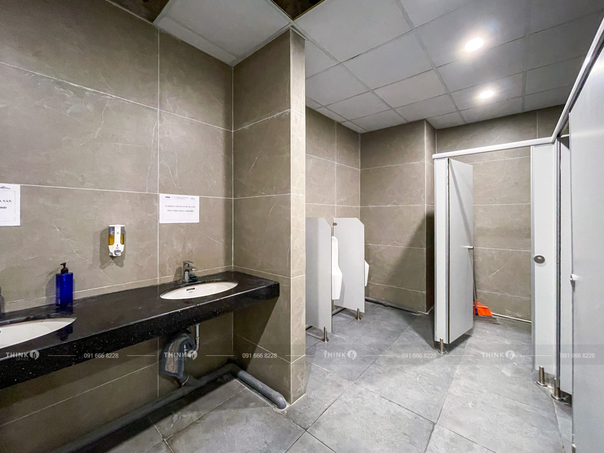 Nhà vệ sinh toà nhà HDI Tây Hồ
