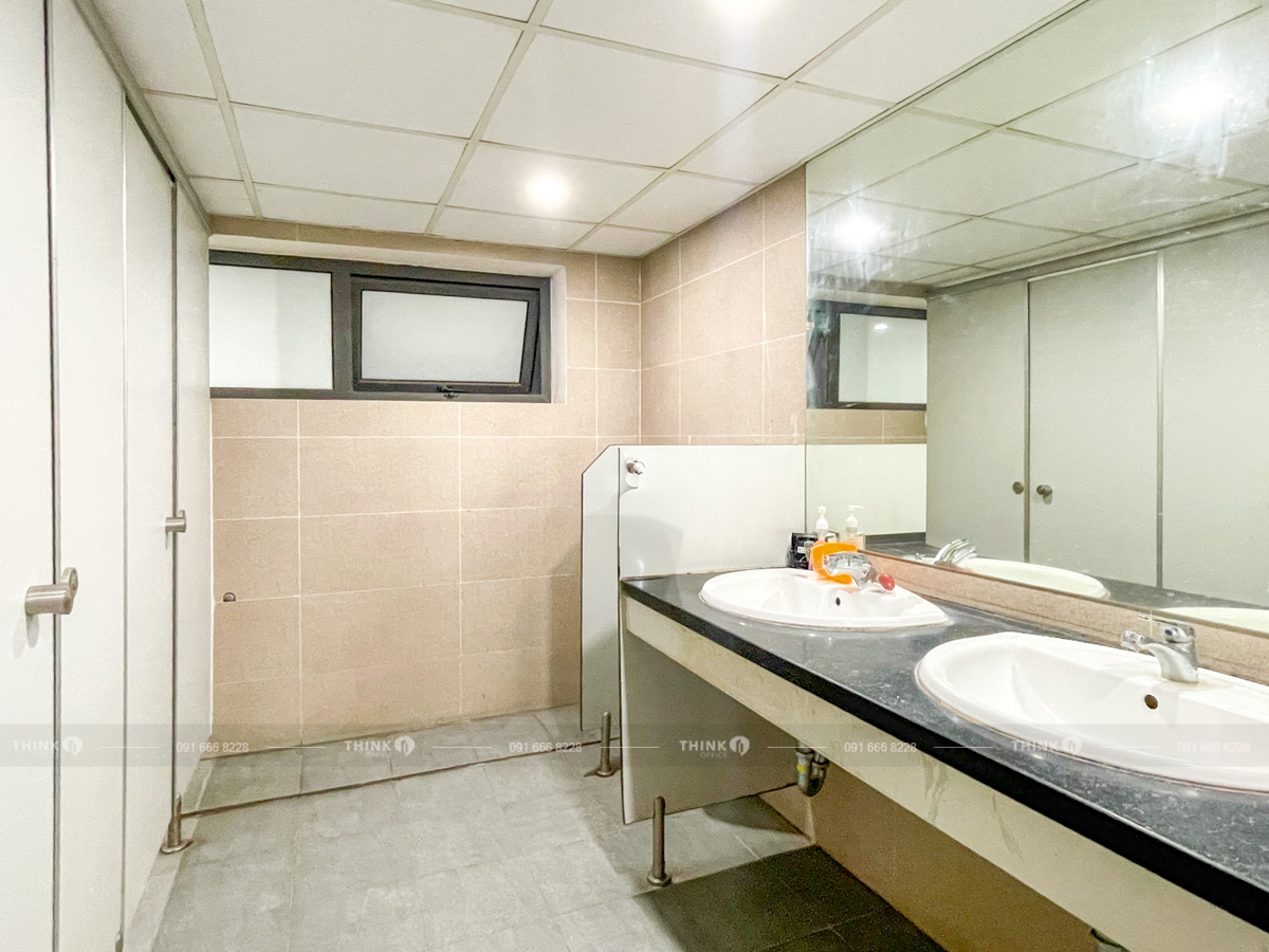 Nhà vệ sinh toà nhà ICT Building Lê Thanh Nghị