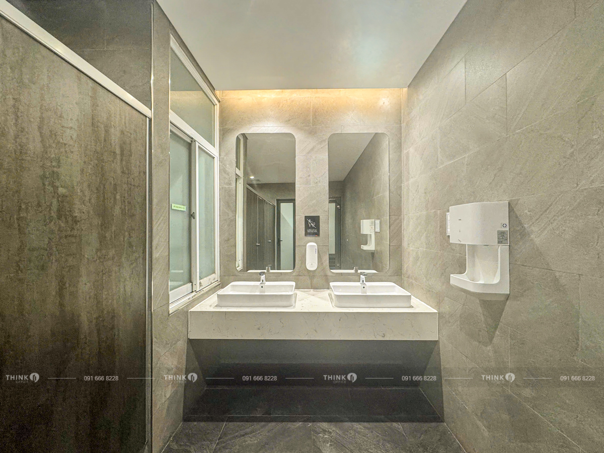 Nhà vệ sinh toà nhà IDMC Mỹ Đình Building