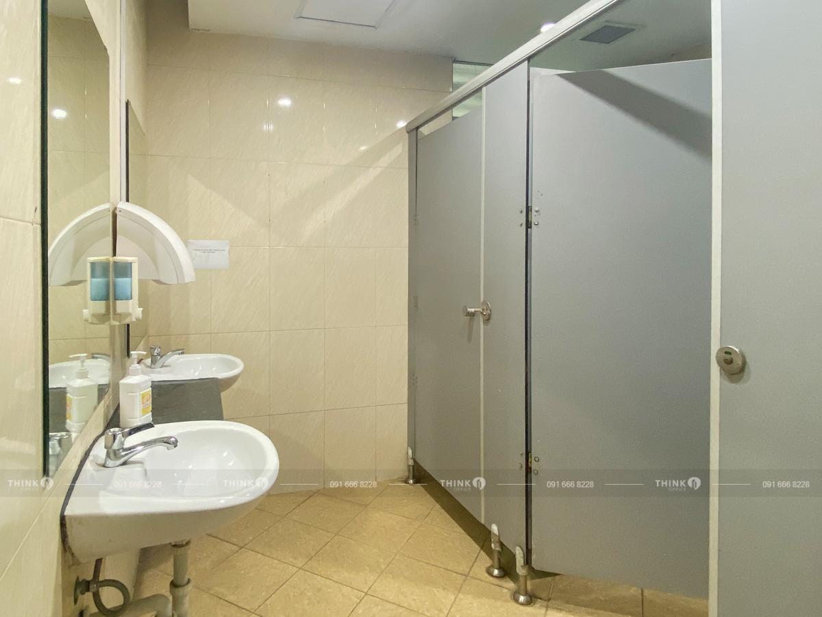 Nhà vệ sinh toà nhà Mitec Tower Dương Đình Nghệ