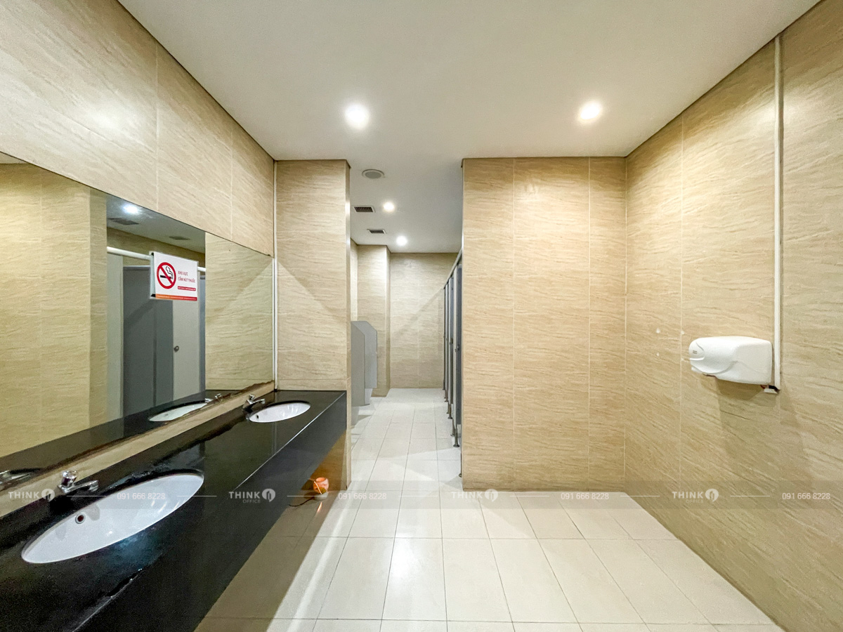 Nhà vệ sinh toà nhà TNR Gold Season