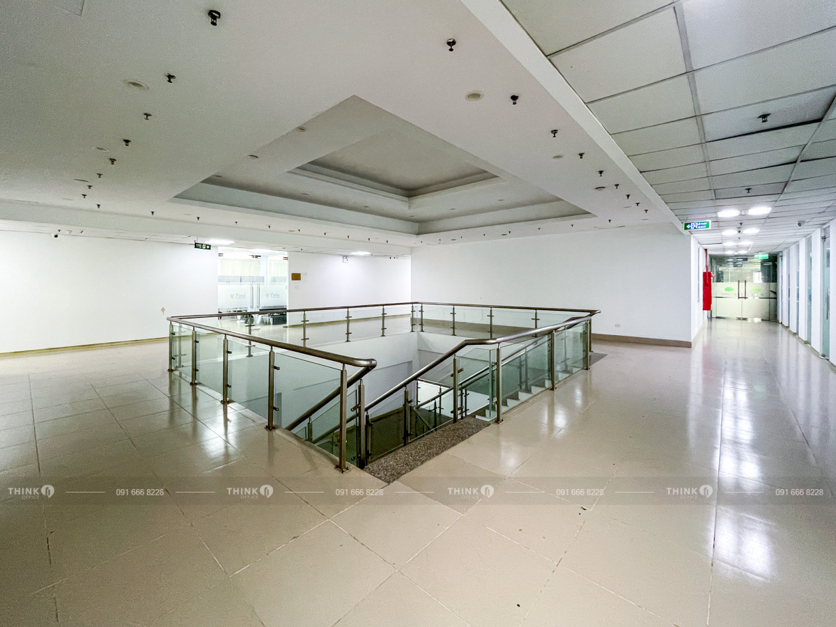 Sảnh thang bộ văn phòng toà nhà HH2 Bắc Hà