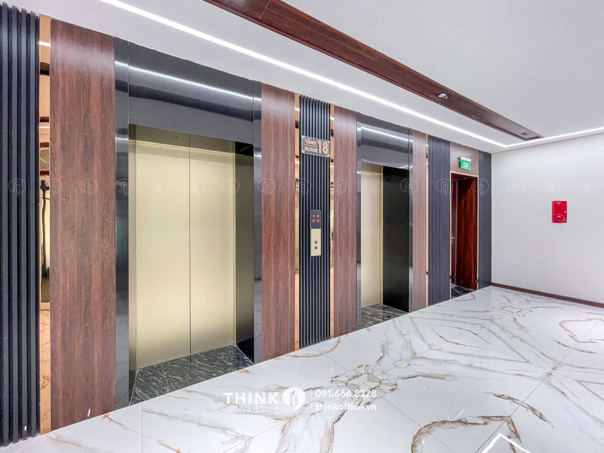 Sảnh thang máy HCMCC Tower