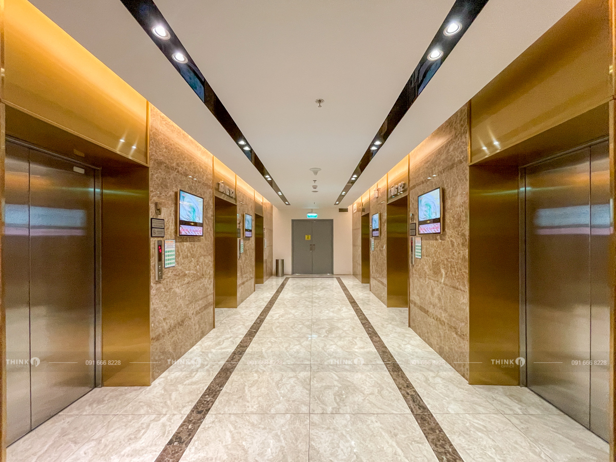 Sảnh thang máy tầng hầm toà nhà Icon4 Tower