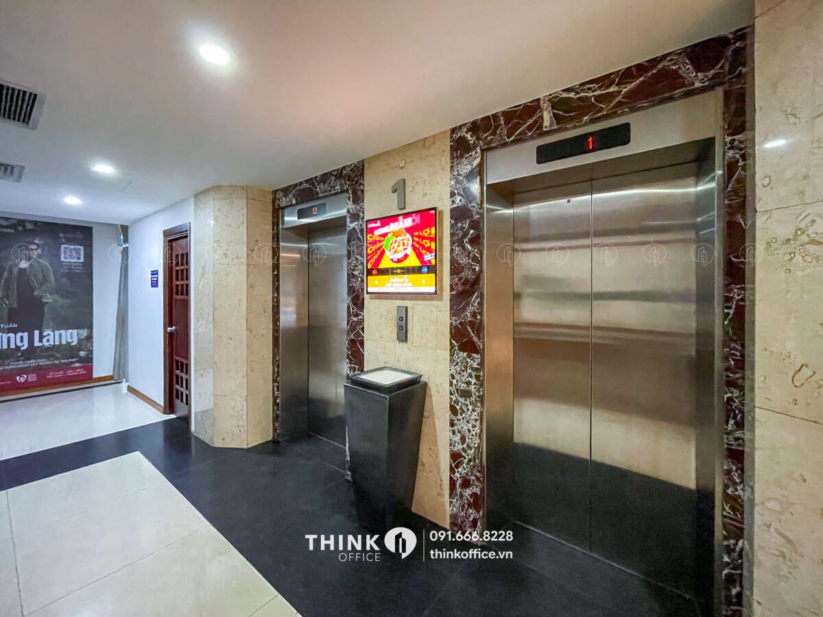 Sảnh thang máy tầng 1 tại toà nhà VMT Building Duy Tân