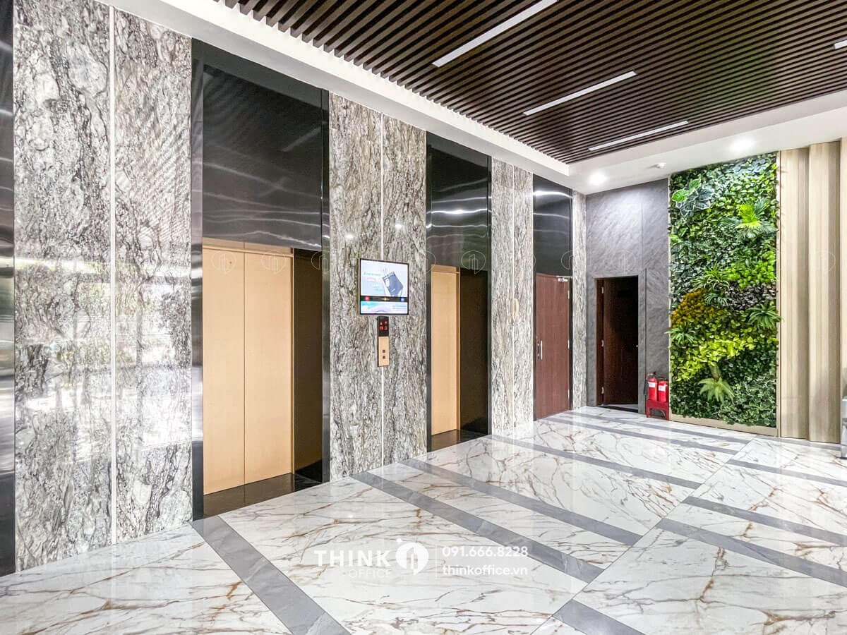 Sảnh thang máy văn phòng toà nhà HCMCC Tower