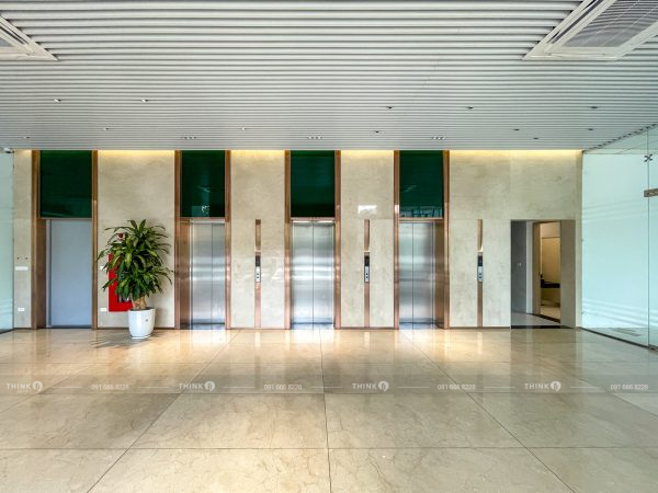 Sảnh thang máy văn phòng toà nhà Mercury Building