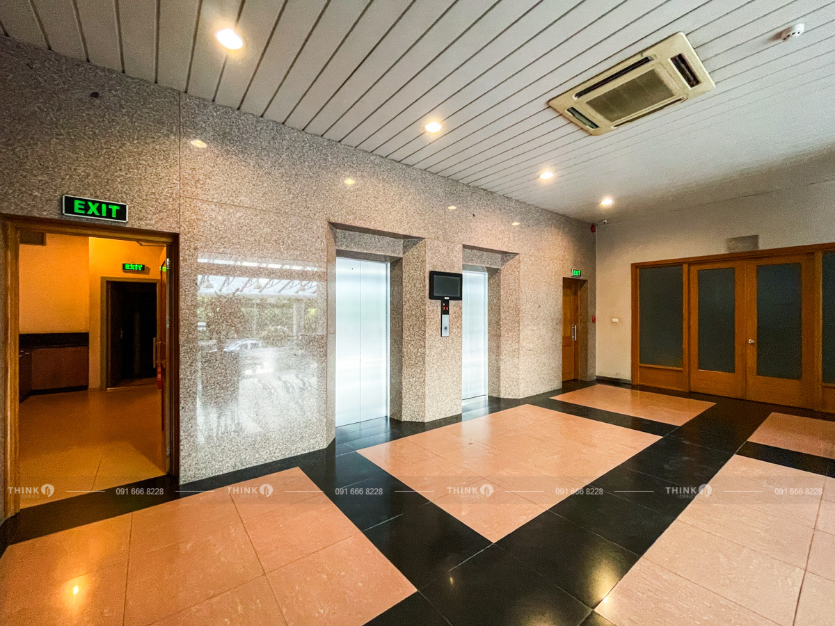 Sảnh thang máy văn phòng toà nhà Simco Building