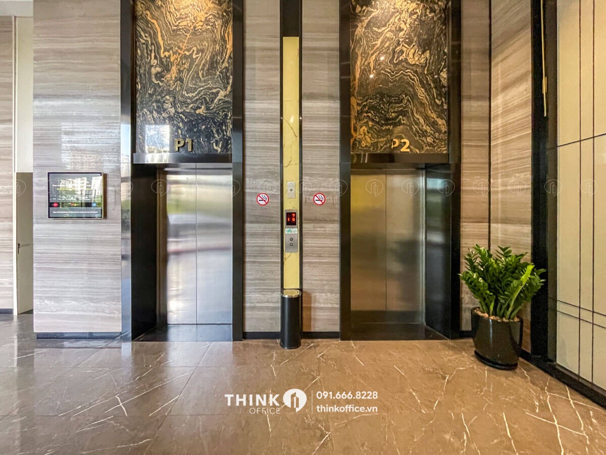 Thang máy hiện đại tốc độ cao tại khối văn phòng toà nhà Golden Park Tower 2 Phạm Văn Bạch