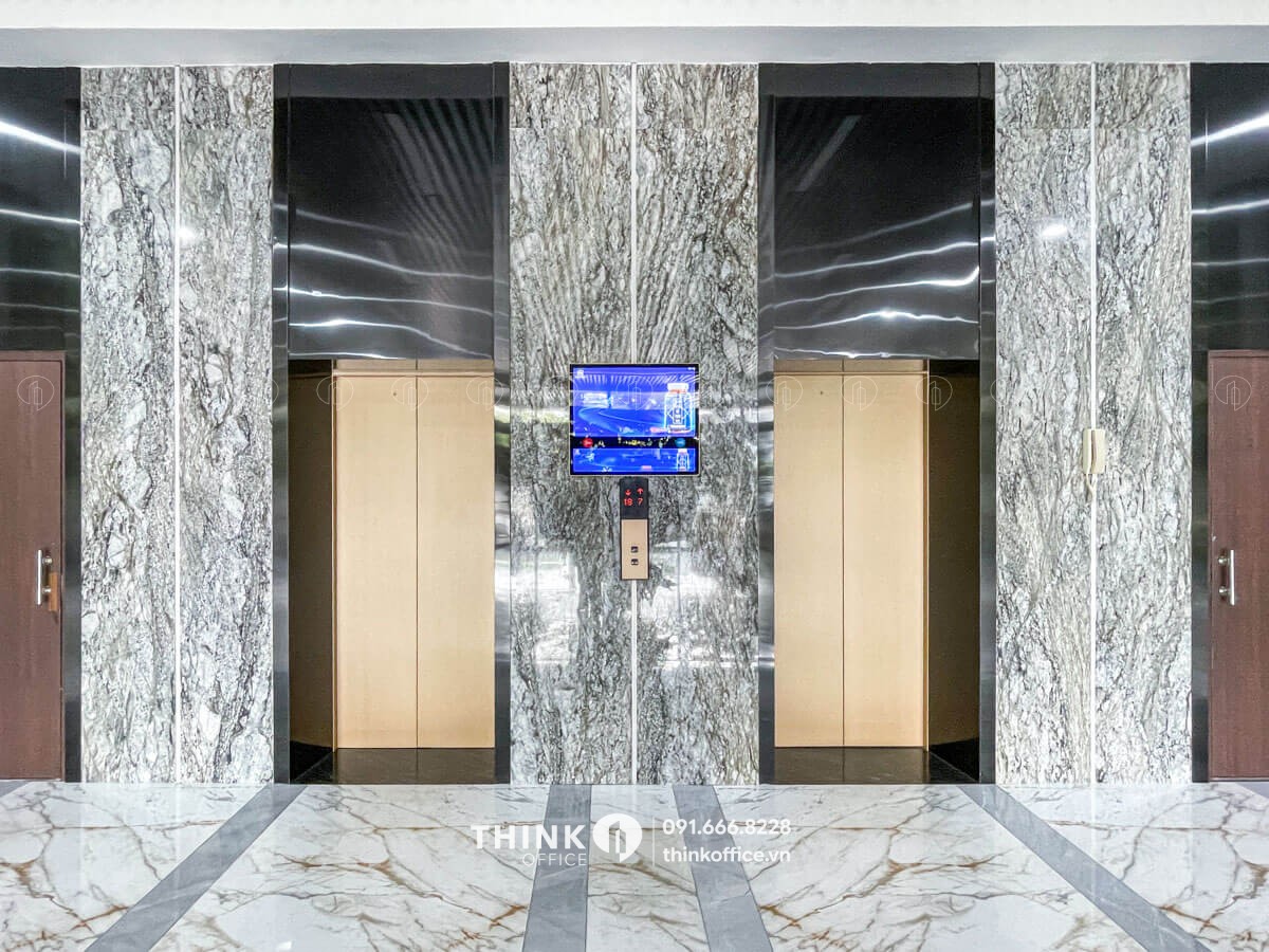 Thang máy văn phòng toà nhà HCMCC Tower