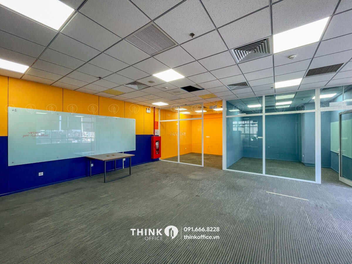 Văn phòng điển hình cho thuê toà nhà The Lancaster Building sẵn nội thất