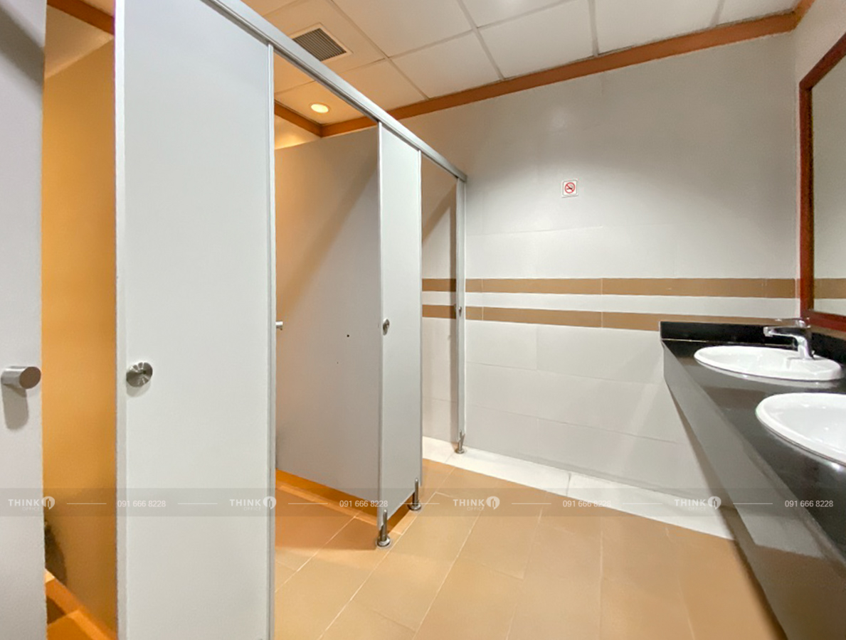 Vệ sinh toà nhà Detech Tower Tôn Thất Thuyết