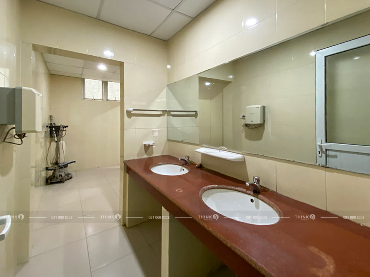 Vệ sinh toà nhà Intracom Building